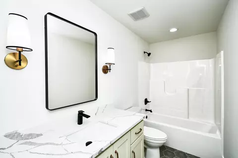 Bath - 2071 N Riva Ridge Ct, Springfield, MO 65802 photo 11 of 12