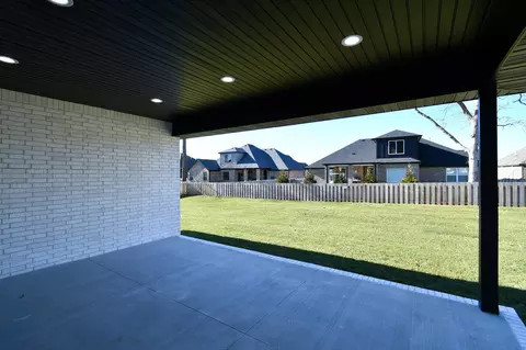 Exterior - 2071 N Riva Ridge Ct, Springfield, MO 65802 photo 5 of 11