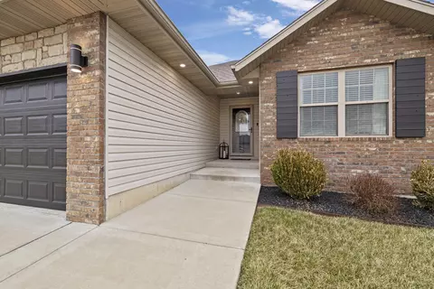 1935 E Parrin Ave, Ozark, MO 65721 photo 3