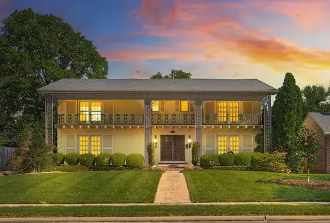 927 E University St, Springfield, MO 65807
