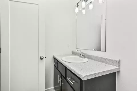 Bath - 1065 E Lakota St, Nixa, MO 65714 photo 6 of 6
