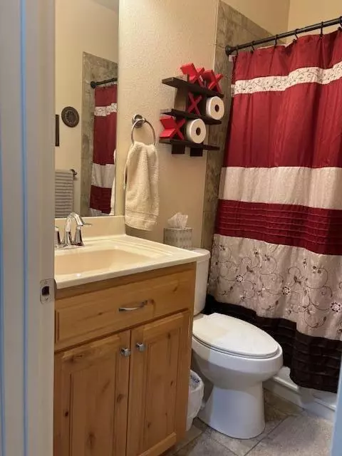 Bath - 591 E Katella Cir, Nixa, MO 65714 photo 3 of 6