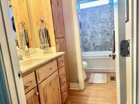 Bath - 591 E Katella Cir, Nixa, MO 65714 photo 5 of 6