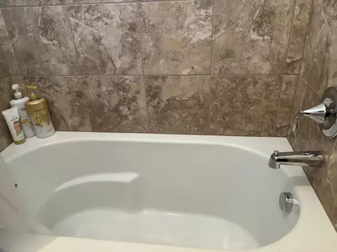 Bath - 591 E Katella Cir, Nixa, MO 65714 photo 6 of 6
