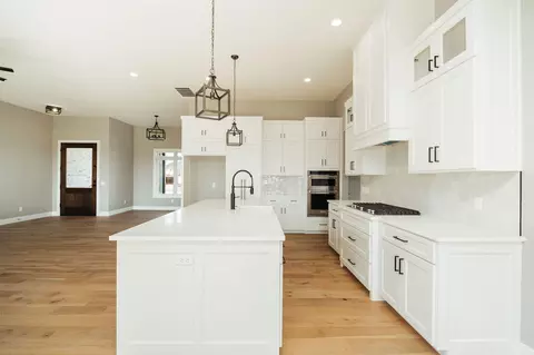1535 N Meadowood Ave, Springfield, MO 65802 photo 12