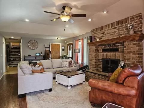 Living - 4151 State Hwy Nn, Ozark, MO 65721 photo 2 of 4