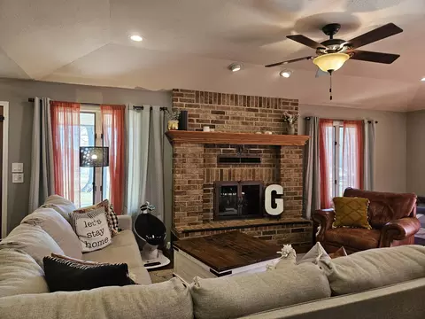 Living - 4151 State Hwy Nn, Ozark, MO 65721 photo 3 of 4