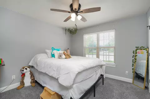 Bedroom - 821 E Donegal Cir, Nixa, MO 65714 photo 4 of 6