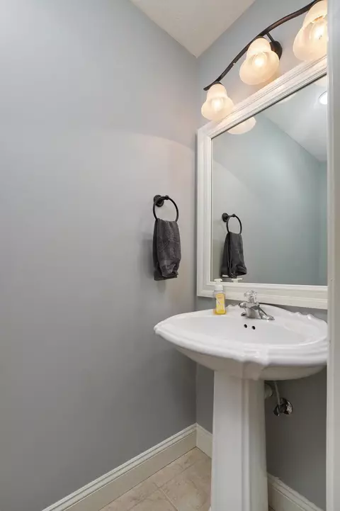 Bath - 821 E Donegal Cir, Nixa, MO 65714 photo 3 of 6