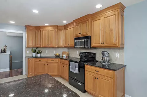 Kitchen - 821 E Donegal Cir, Nixa, MO 65714 photo 2 of 8