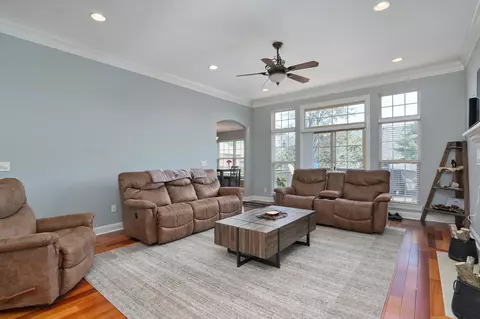Living - 821 E Donegal Cir, Nixa, MO 65714 photo 2 of 8