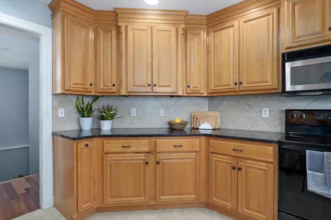 Kitchen - 821 E Donegal Cir, Nixa, MO 65714 photo 5 of 8
