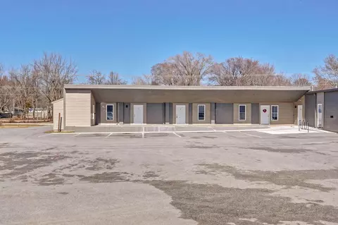 Exterior - 2420 E Blaine St, Springfield, MO 65803 photo 8 of 10