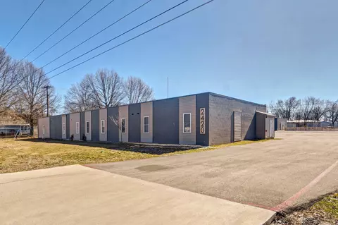 Exterior - 2420 E Blaine St, Springfield, MO 65803 photo 3 of 10