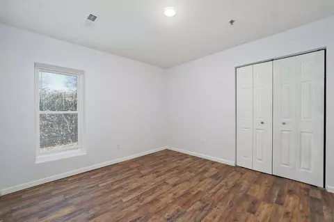 Bedroom - 2420 E Blaine St, Springfield, MO 65803 photo 4 of 5