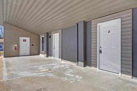 Exterior - 2420 E Blaine St, Springfield, MO 65803 photo 10 of 10