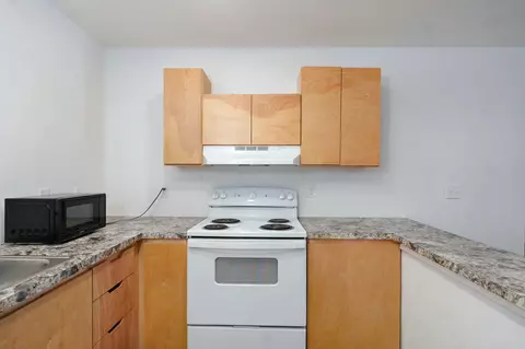 Kitchen - 2420 E Blaine St, Springfield, MO 65803 photo 5 of 6