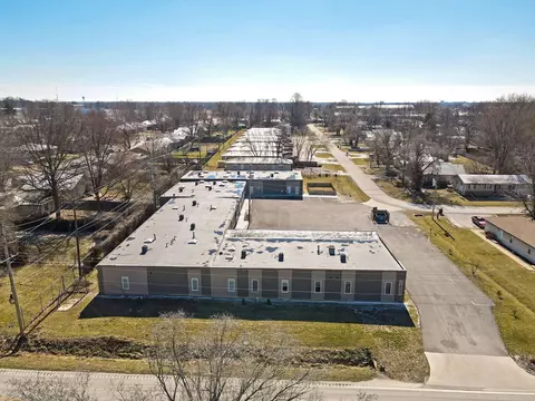 View/Area - 2420 E Blaine St, Springfield, MO 65803 photo 1 of 8