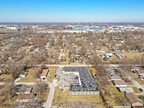 View/Area - 2420 E Blaine St, Springfield, MO 65803 photo 5 of 8