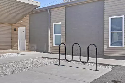 Exterior - 2420 E Blaine St, Springfield, MO 65803 photo 9 of 10