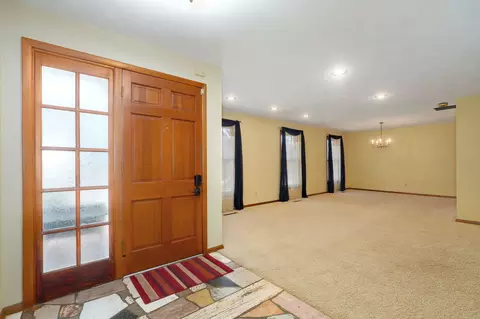 Entry Way - 2725 S Patterson Ave, Springfield, MO 65804 photo 2 of 2