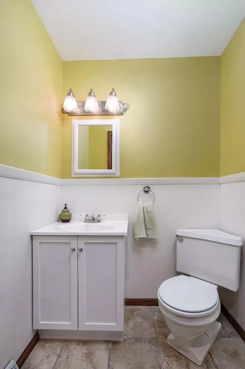 Bath - 2725 S Patterson Ave, Springfield, MO 65804 photo 1 of 4