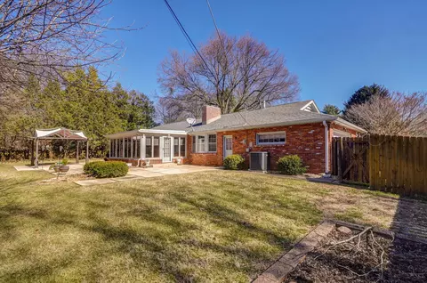 Exterior - 2725 S Patterson Ave, Springfield, MO 65804 photo 7 of 11