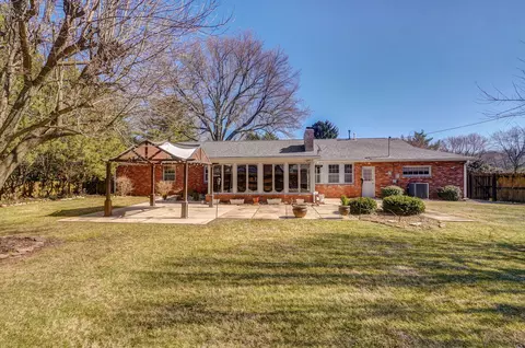 Exterior - 2725 S Patterson Ave, Springfield, MO 65804 photo 8 of 11