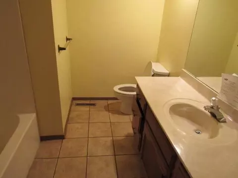 2220 S Nettleton Ave, Springfield, MO 65807 photo 4