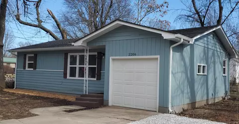 2206 S Jefferson Ave, Springfield, MO 65807