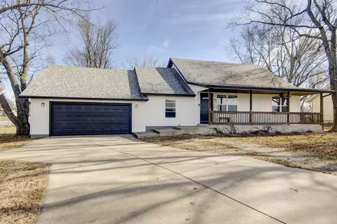 336 N Delaware Ave, Nixa, MO 65714 photo 1