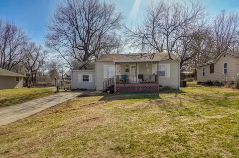 1426 E Nora St, Springfield, MO 65803 photo 1