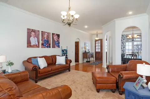 Living - 121 Willoughby Rd, Clever, MO 65631 photo 3 of 8
