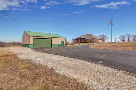 Exterior - 121 Willoughby Rd, Clever, MO 65631 photo 14 of 27