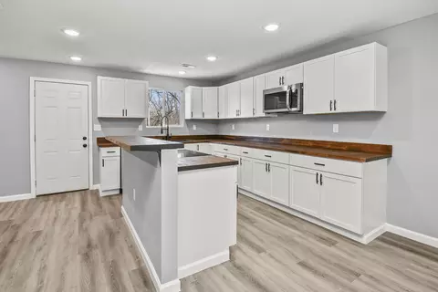 2126 N Pierce Ave, Springfield, MO 65803 photo 9