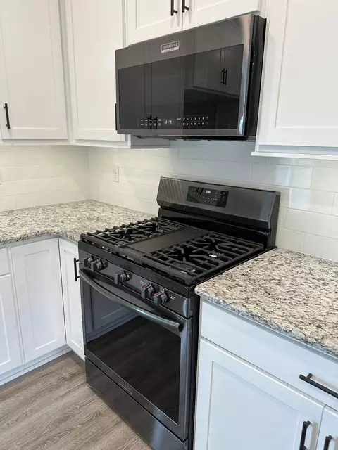 Kitchen - 1105 S Swift Ave, Ozark, MO 65721 photo 2 of 5