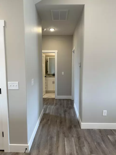 Entry Way - 1105 S Swift Ave, Ozark, MO 65721 photo 2 of 5