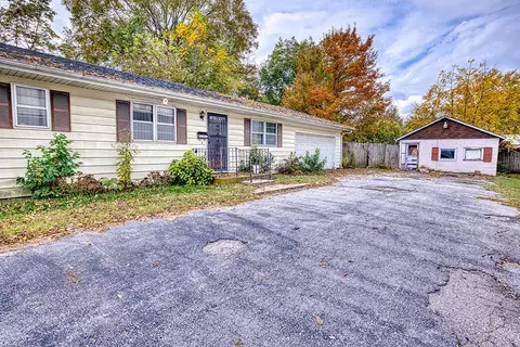 Exterior - 115 N Walnut Ave, Republic, MO 65738 photo 4 of 14