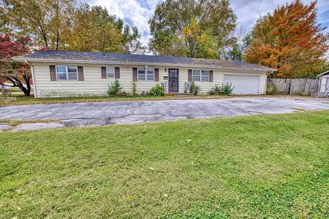 Exterior - 115 N Walnut Ave, Republic, MO 65738 photo 3 of 14
