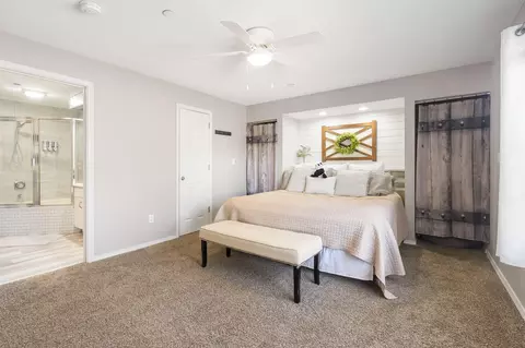 Bedroom - 720 Fall Creek Dr #6, Branson, MO 65616 photo 2 of 6