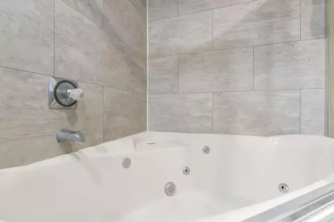 Bath - 720 Fall Creek Dr #6, Branson, MO 65616 photo 3 of 3