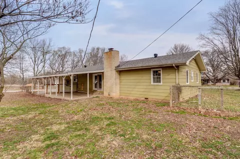 Exterior - 300 Bray Dr, Willard, MO 65781 photo 11 of 14