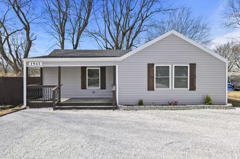1943 N Old Orchard Ave, Springfield, MO 65803