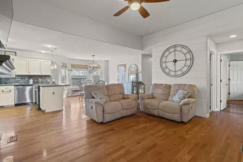 Living - 910 E Welch St, Nixa, MO 65714 photo 1 of 7