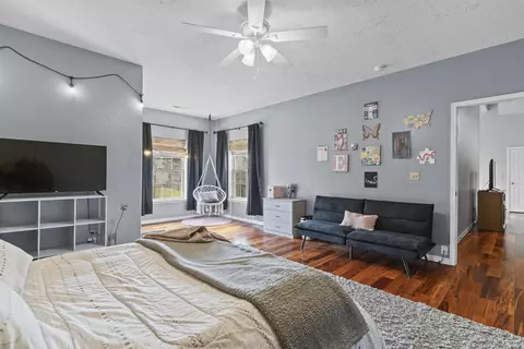 Bedroom - 910 E Welch St, Nixa, MO 65714 photo 13 of 14