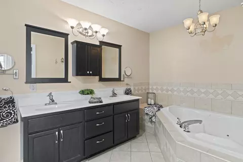 Bath - 910 E Welch St, Nixa, MO 65714 photo 1 of 4