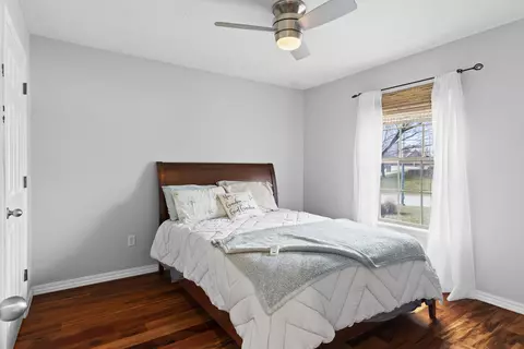 Bedroom - 910 E Welch St, Nixa, MO 65714 photo 7 of 14