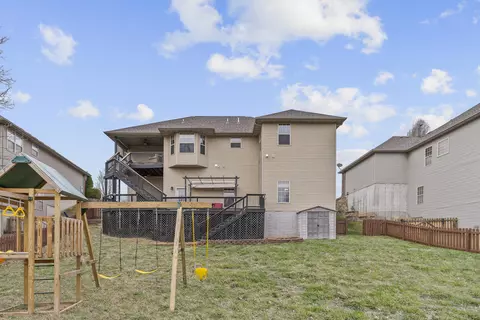 Exterior - 910 E Welch St, Nixa, MO 65714 photo 6 of 20