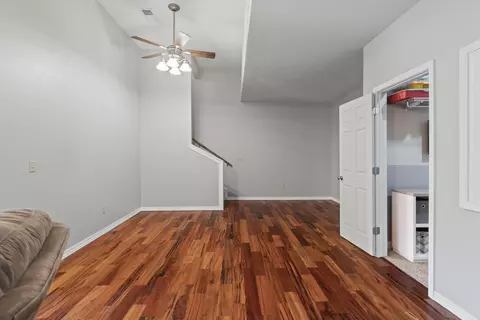 Entry Way - 910 E Welch St, Nixa, MO 65714 photo 1 of 2
