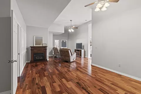 Living - 910 E Welch St, Nixa, MO 65714 photo 5 of 7